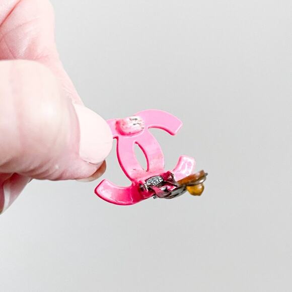 CHANEL Neon Pink Logo CC Earrings Clip Vintage 2005 Y2K - Picture 6 of 15